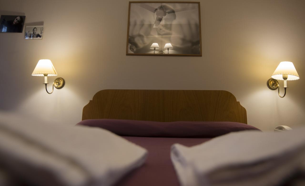 Hotel De Cine Las Golondrinas ビージャ・ヘセル エクステリア 写真